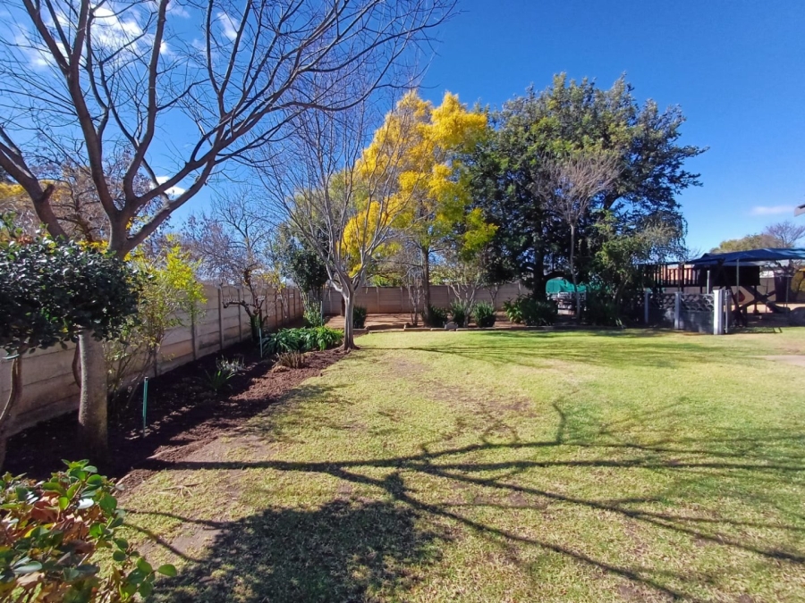 3 Bedroom Property for Sale in Roosheuwel North West